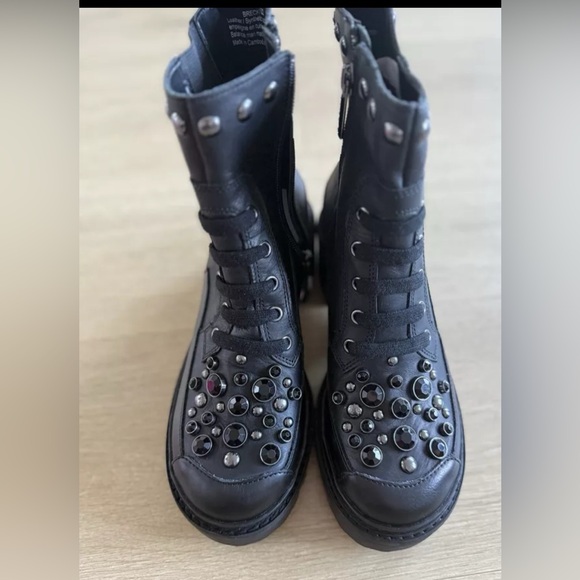 NEW $229 Karl Lagerfeld Women’s Breck Leather Zip Studded Combat Boots Black 6 - Picture 3 of 4